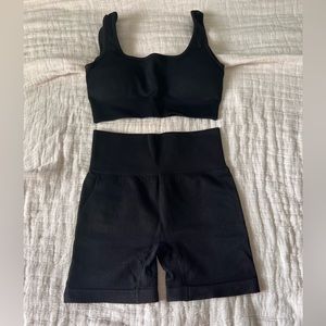 Amazon. Workout set. Black